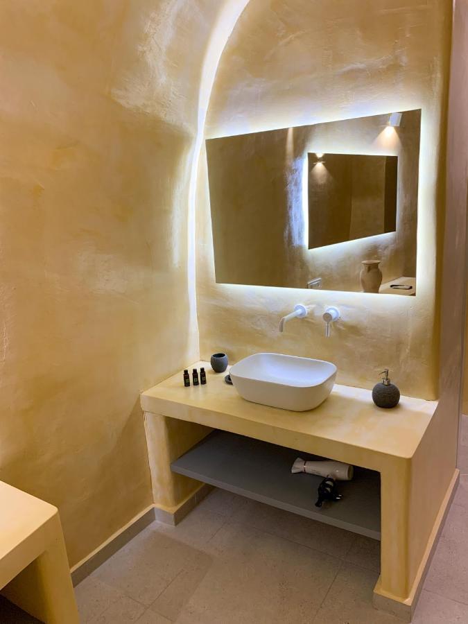 M Residence Santorini Conelia Cave 산토리니 외부 사진