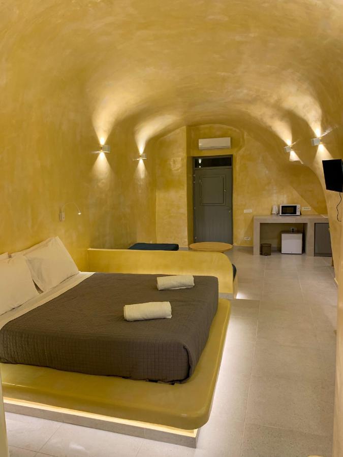 M Residence Santorini Conelia Cave 산토리니 외부 사진