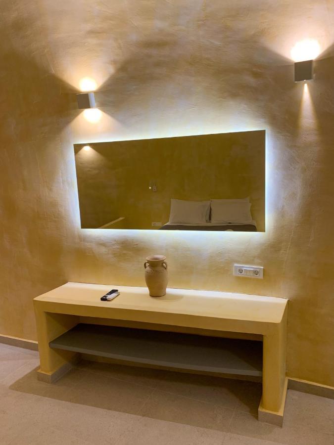 M Residence Santorini Conelia Cave 산토리니 외부 사진